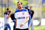 Danilo dá prioridade ao Timão, mas considera chance de deixar clube