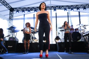Demi Lovato se derrete após show: 'Adoro estar no Brasil'