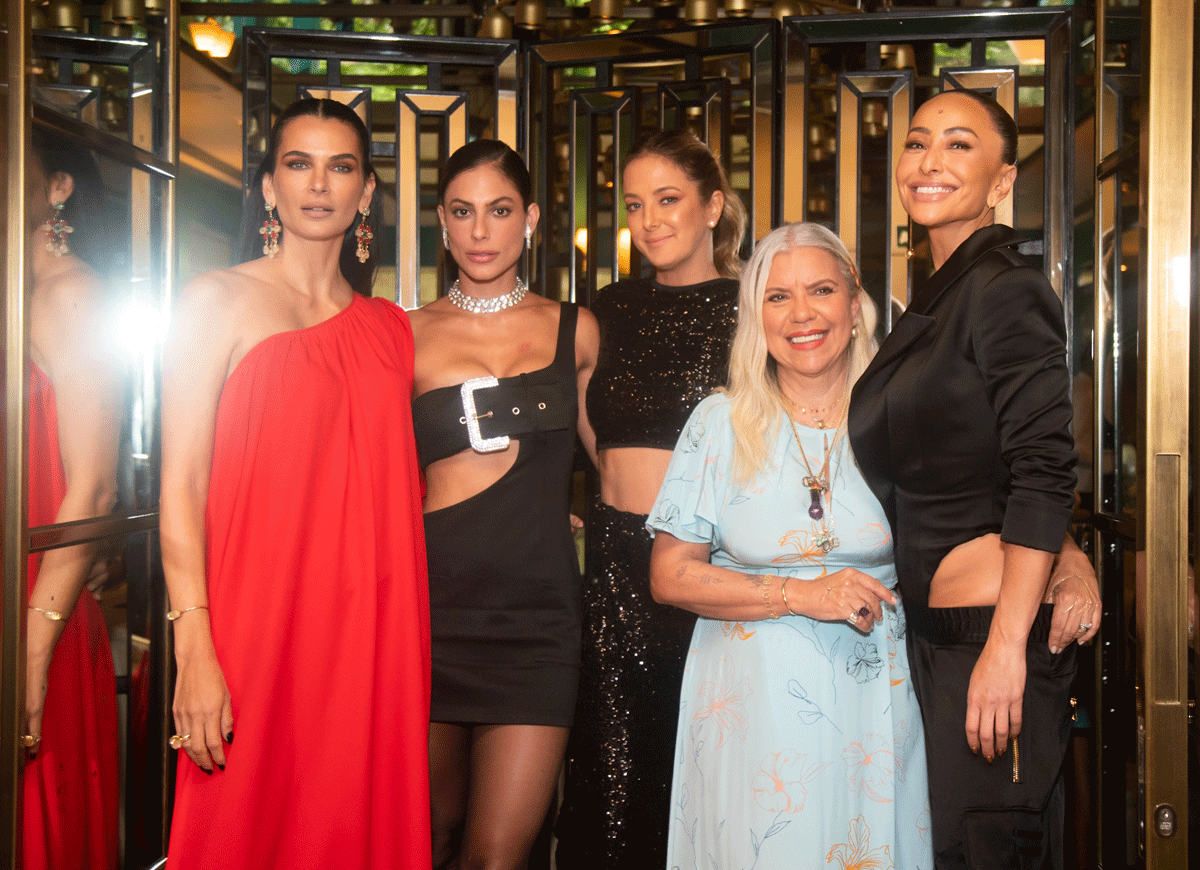 Fernanda Motta, Mari Gonzalez, Ticiane Pinheiro, Astrid Fontenelle e Sabrina Sato (Foto: Patrícia Devoraes/Brazil News )