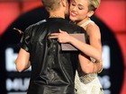 Bieber e Miley se divertem em festa e deixam boate juntos, diz site 