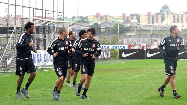 Alexandre Pato jogadores treino Corinthians (Foto: Rodrigo Faber)