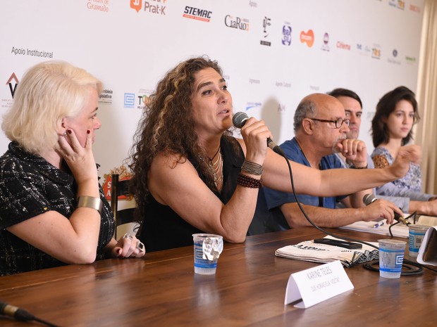 Diretora Anna Muylaert falou à imprensa na manhã deste sábado (8) (Foto: Igor Pires/Agência PressPhoto) Diretora Anna Muylaert falou à imprensa na manhã deste sábado (8) (Foto: Igor Pires/Agência PressPhoto)