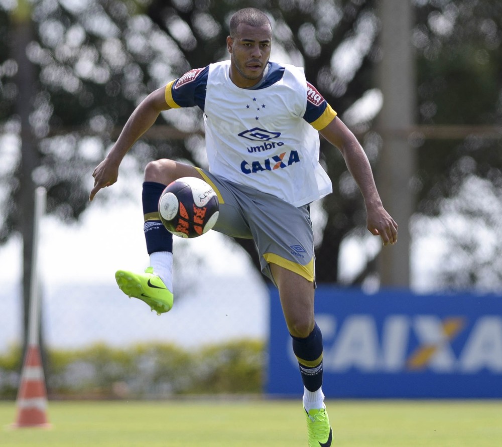 Contratação de Mayke pode ajudar Cuca a tapar buraco no meio de campo do Palmeiras