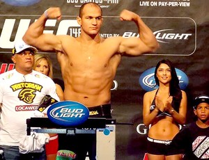 Junior Cigano na pesagem do UFC 146 (Foto: Adriano Caldas / Globoesporte.com)