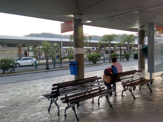 Terminal de Integração do Centro em Florianópolis amanheceu vazio nesta sexta  (Foto: Gabriela Machado/RBS TV)