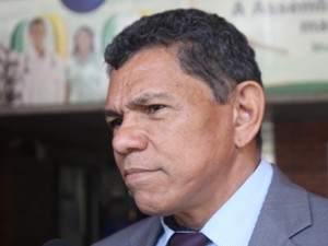 Deputado João de Deus (PT), líder do governo  (Foto: Beto Marques/G1)