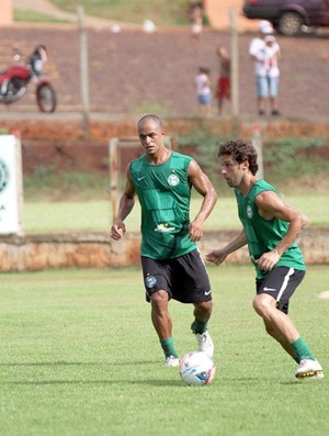Lincoln e Julio César no treino do Coritiba (Foto: Divulgação / Site oficial do Coritiba)