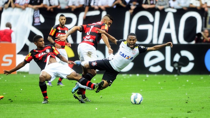 Elias recebe terceiro amarelo e vai desfalcar Corinthians contra o Galo