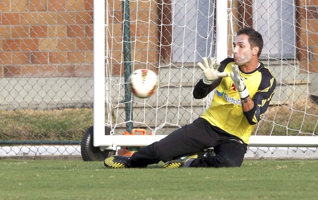 Fernando Prass, treino Vasco (Foto: Marcos Tristão / Agência O Globo)