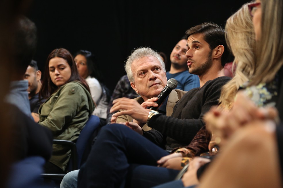 A plateia faz perguntas para Augusto Cury (Foto: Carol Caminha/Gshow)