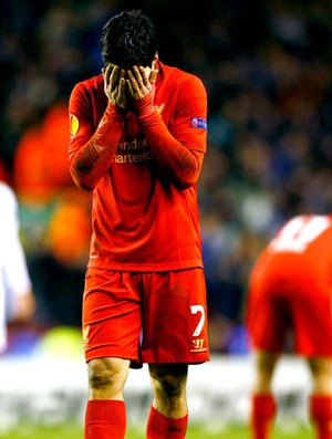  Luis Suarez  na derrota do Liverpool (Foto: Reuters)