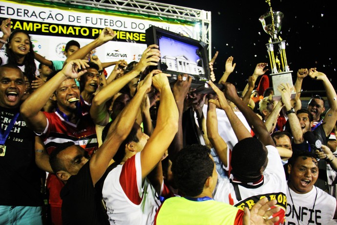 River-PI campeão estadual 2015 (Foto: Emanuele Madeira ) River-PI campeão estadual 2015 (Foto: Emanuele Madeira )