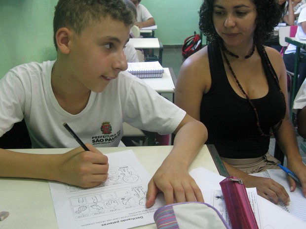 Hércules Ribeiro Antunes foi diagnosticado com autismo aos quatro anos. Hoje, tem 12 anos e estuda na Escola Municipal Pedro Navas (Foto: Ana Carolina Moreno/G1)