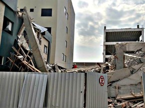 Ala destruída seria destinada à administração do hospital (Foto: Divulgação/Corpo de Bombeiros)