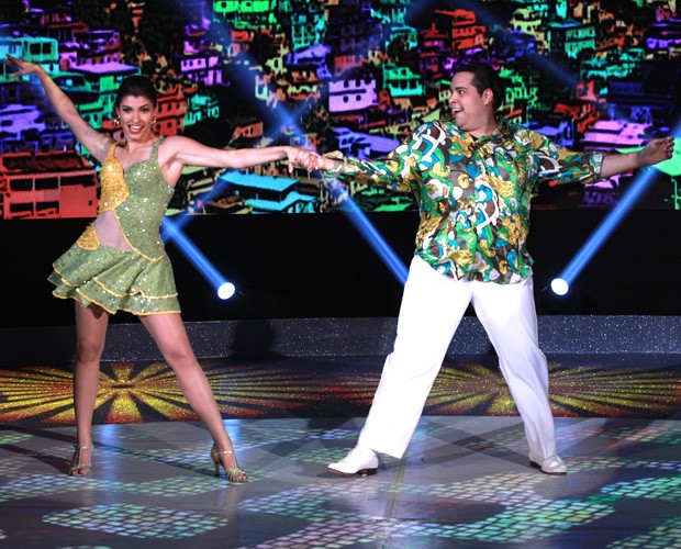 Do início ao fim, Tiago foi só animação no Dança dos Famosos (Foto: Domingão do Faustão / TV Globo)