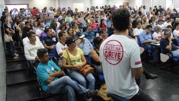 Professores da UEPG decidem continuar em greve durante assembleia (Foto: Divulgação/Sinduepg Andes-sn)