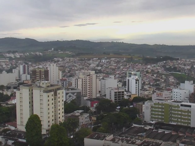 Frio fora de época: Sul de Minas registra baixas temperaturas às vésperas do início do verão (Foto: Reprodução/EPTV) Frio fora de época: Sul de Minas registra baixas temperaturas às vésperas do início do verão (Foto: Reprodução/EPTV)