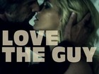 Britney posta foto beijando namorado em clipe 