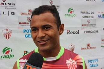 Pedro Balú, lateral-direito do Rio Branco (Foto: João Paulo Maia)