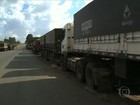 No RS, falta de local para armazenar a safra faz caminhões de depósitos
