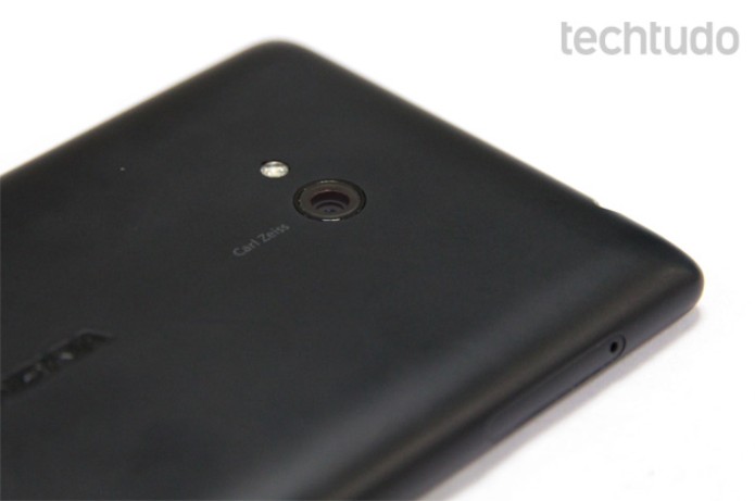 Câmera do Lumia 720 tem boa combinação de sensor e lente (Foto: Isadora Díaz/TechTudo) Câmera do Lumia 720 tem boa combinação de sensor e lente (Foto: Isadora Díaz/TechTudo)