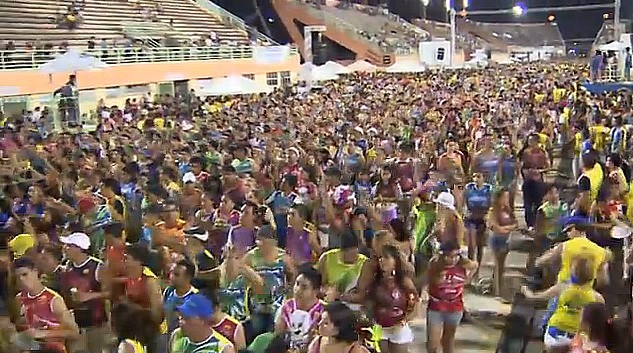 Uma noite marcada pela alegria do carnaval e a cultura amazonense do boi bumbá (Foto: Amazônia TV)