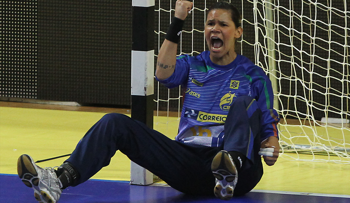 Goleira da seleção brasileira de handebol Mayssa Pessoa (Foto: Divulgação / Photo&Grafia)