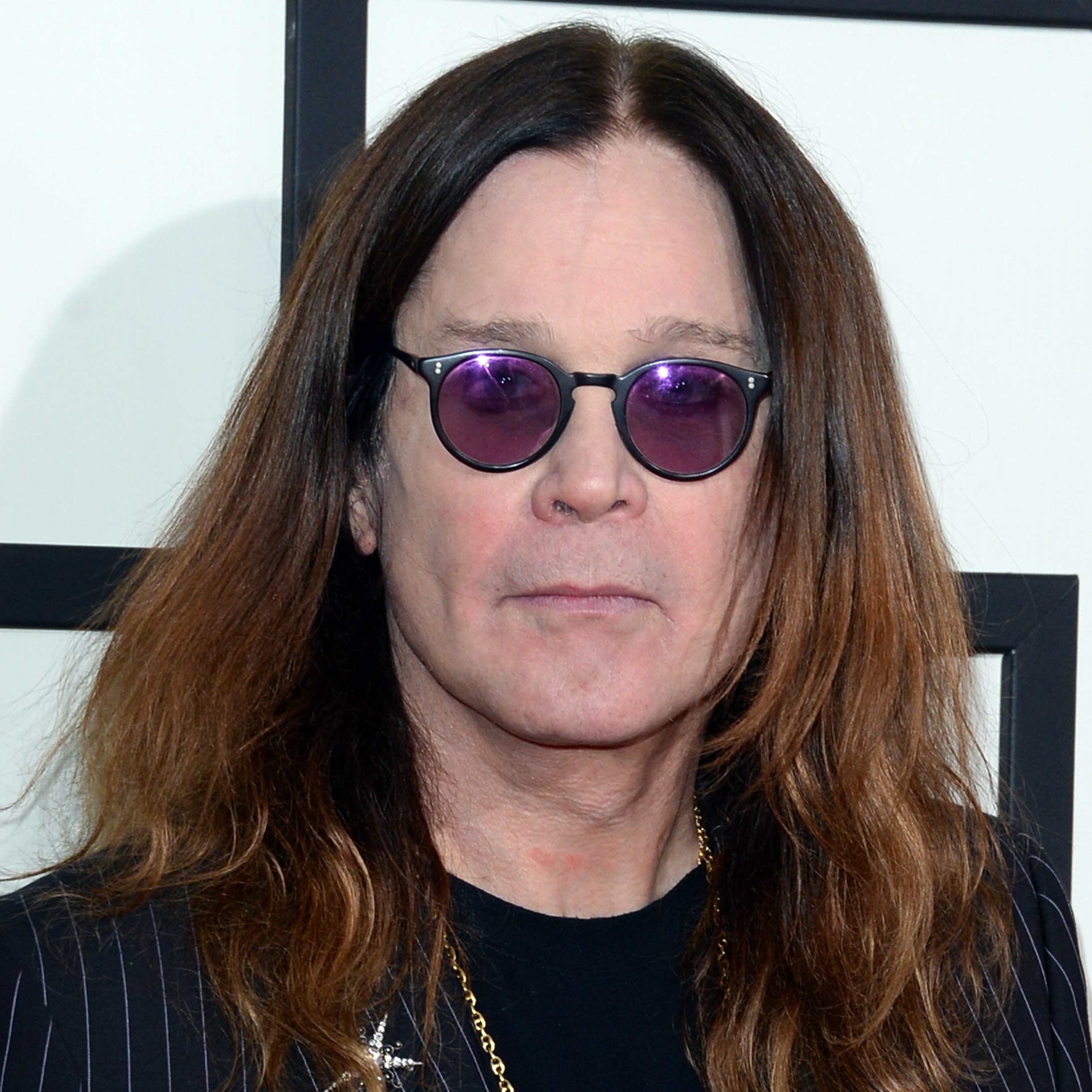 Ozzy Osbourne admite que já quase morreu diversas vezes, porém foi num acidente de quadriciclo motorizado em 2003 que o roqueiro levou o maior dos sustos, ficando em coma por oito dias. (Foto: Getty Images)