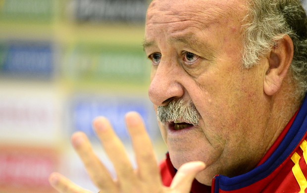 Vicente del Bosque na coletiva da seleção da Espanha (Foto: AFP)