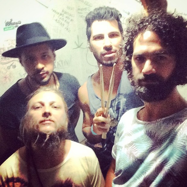 Banda Thimoty Brownie em bastidores de show na Zona Sul do Rio (Foto: Instagram/ Reprodução)