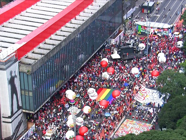 Protesto, manifestação, pró-Dilma, Lula, PT, Avenida Paulista, Masp (Foto: TV Globo)