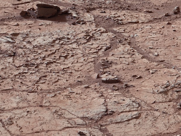 Robô Curiosity vai perfurar primeira amostra de rocha de Marte (Foto: Nasa/JPL-Caltech/MSSS)