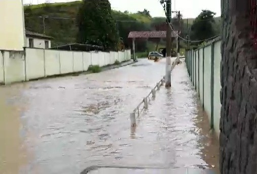 Forte Chuva Causa Transtornos Em Barra Mansa E Volta Redonda City