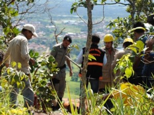 Corpo de jovem grávida é encontrado por preso fugitivo na Serra de Jaraguá, Goiás (Foto: Folha de Jaraguá) Corpo de jovem grávida é encontrado por preso fugitivo na Serra de Jaraguá, Goiás (Foto: Folha de Jaraguá)