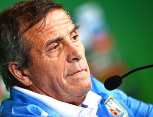 Tabarez coletiva Uruguai mineirão (Foto: Marcos Ribolli)