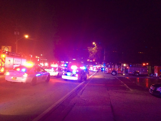 Equipes de polícia chegam ao local do incidente em Orlando (Foto: Departamento de Polícia de Orlando)