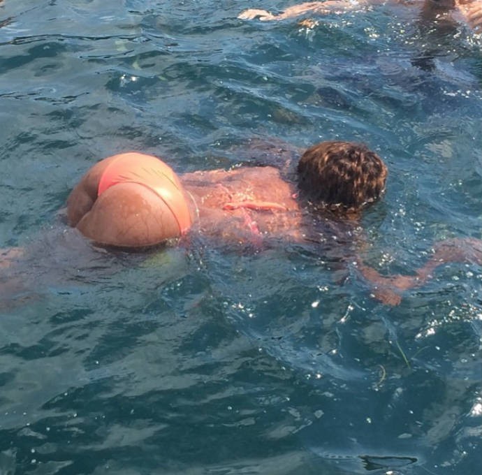 Serena Williams mergulha na Croácia (Foto: Reprodução)