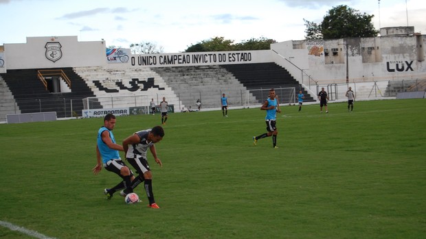 Coletivo do Treze no PV (Foto: Silas Batista / Globoesporte.com/pb)