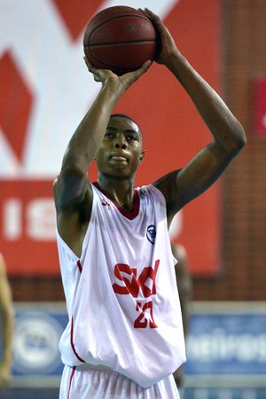 Ala Bruno Caboclo é escolhido no Draft da NBA (Foto: João Pires / LNB)