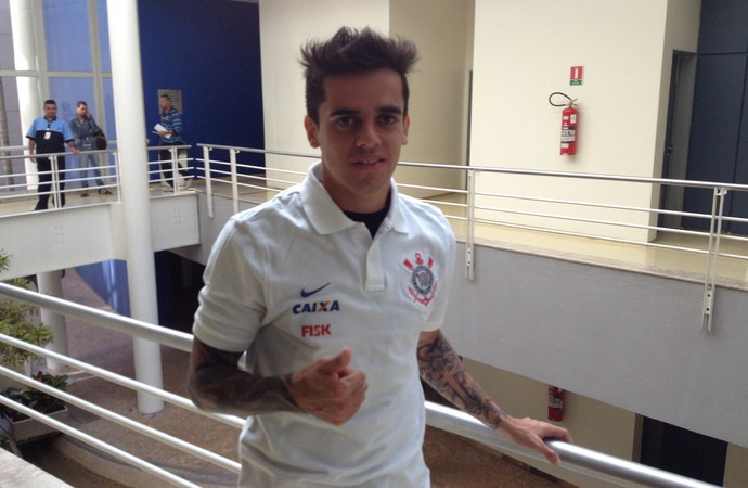 Fagner diz que filho era quem mais lhe cobrava pelo primeiro gol pelo Timão