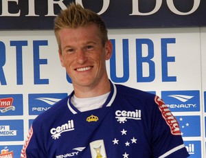 Douglas Grolli, zagueiro do Cruzeiro (Foto: Washington Alves/Light Alves)