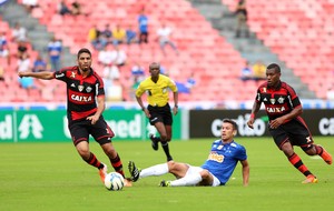 Wallace, Amaral e Henrique Cruzeiro x Flamengo (Foto: Cristiane Mattos/Futura Press) Wallace, Amaral e Henrique Cruzeiro x Flamengo (Foto: Cristiane Mattos/Futura Press)