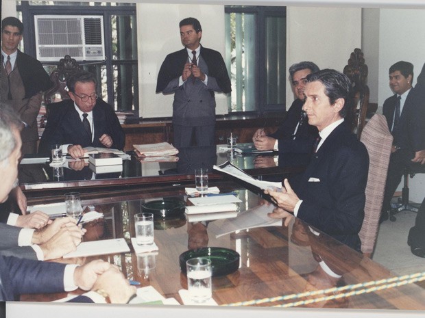 O ex-presidente Fernando Collor durante interrogatório em 1993 referente à ação penal no Supremo que o acusava de corrupção passiva, comandada pelo relator do processo, o então ministro Ilmar Galvão (Foto: Arquivo Fotográfico do Senado Federal)