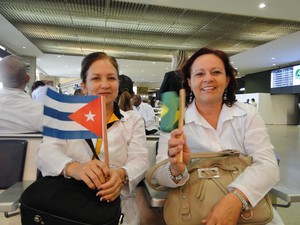 Ivette Garcia Oro, à esquerda, e Mayran Velasquez, à direita. Médicas cubanas vieram ao Brasil pelo programa Mais Médicos. (Foto: Luiza Andrade / G1)