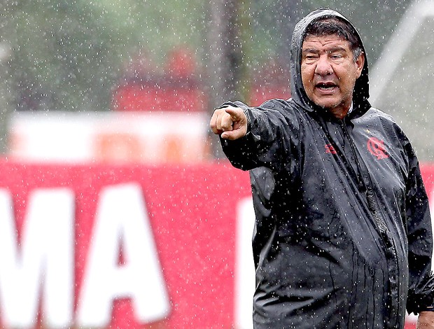 Joel Santana no treino do Flamengo (Foto: Jorge William / Ag. O Globo)