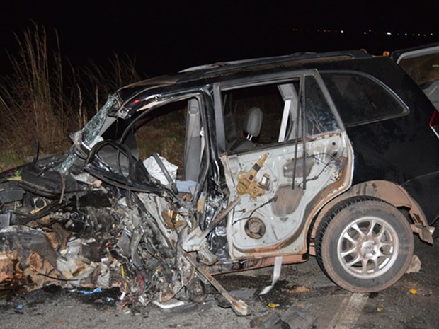 Acidente ocorreu na madrugada desta quinta-feira, no oeste da Bahia (Foto: Edivaldo Braga/ blogbraga)