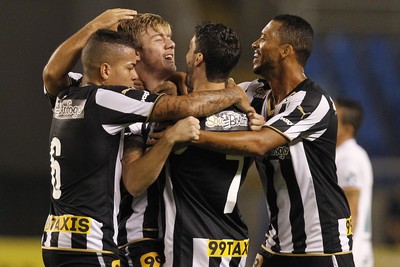 Luis Henrique, Thiago Carleto, Rodrigo Pimpão e Luis Ricardo, Botafogo 5 x 0 Sampaio Corrêa (Foto: Vitor Silva / SSPress)