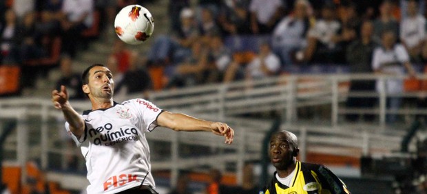 danilo corinthians x deportivo tachira (Foto: Gustavo Tilio / GLOBOESPORTE.COM)