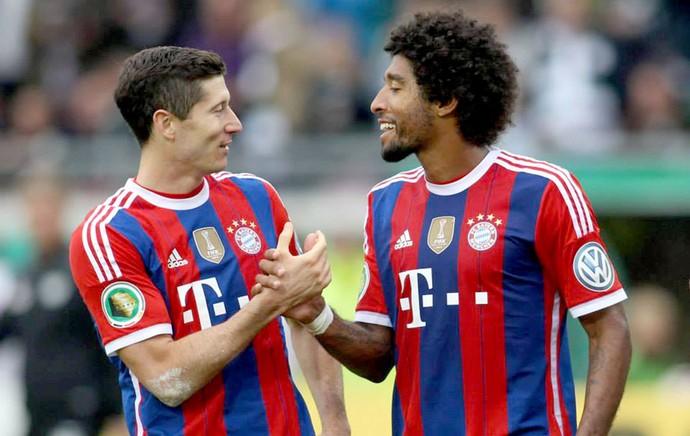Dante e Lewandowski no Bayern de Munique (Foto: Divulgação / Facebook Oficial)