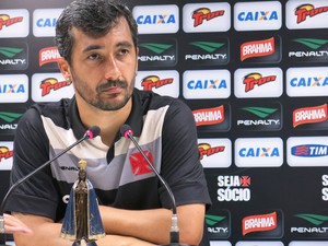 douglas vasco coletiva (Foto: Edgard Maciel de Sá)